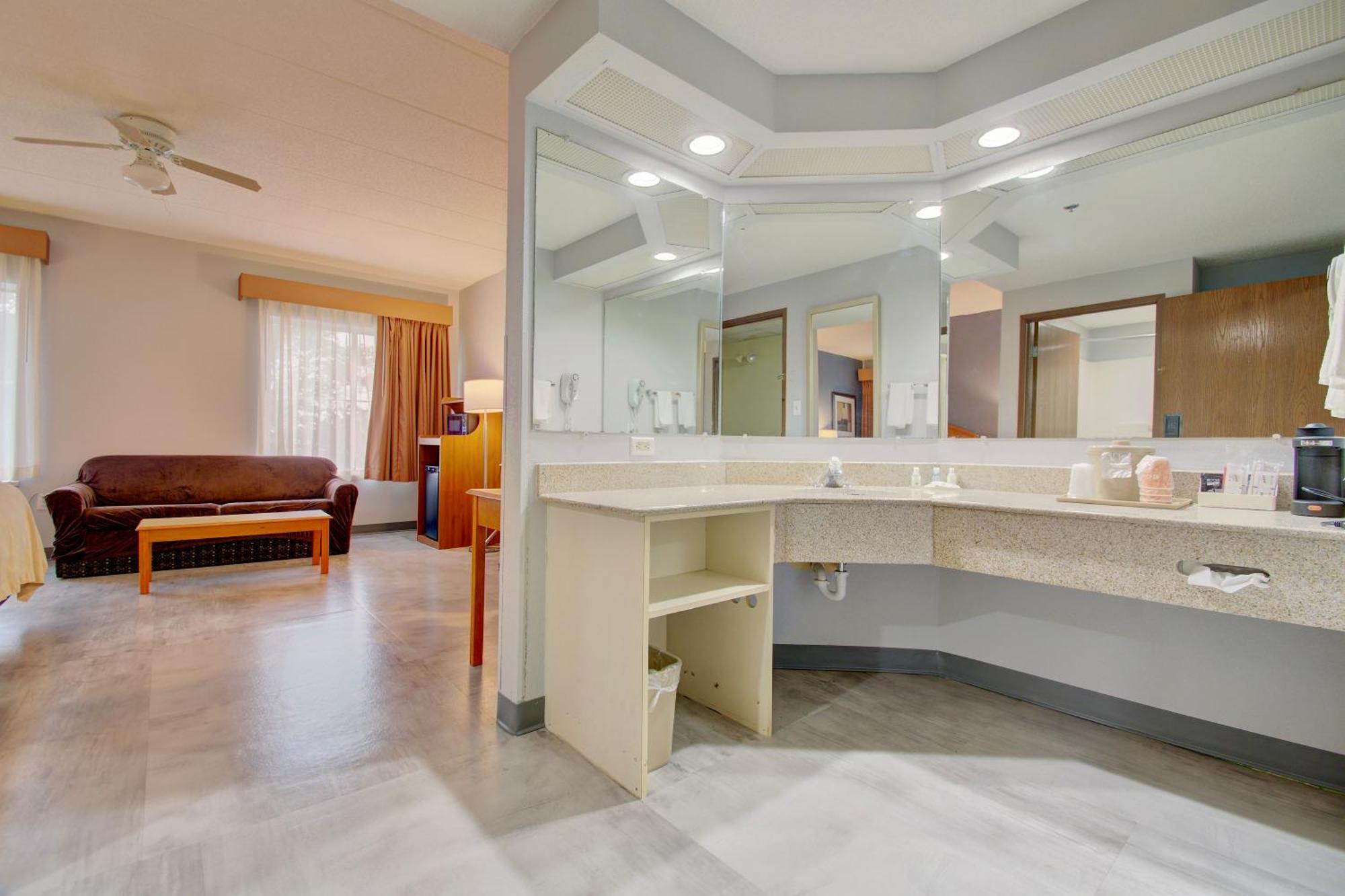 Quality Inn & Suites Cvg Airport Erlanger Buitenkant foto